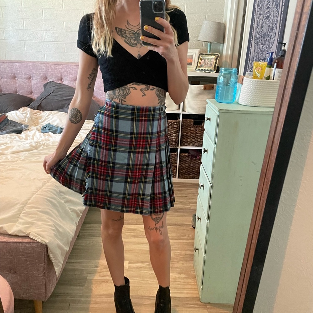 THE perfect vintage pleated plaid skirt
